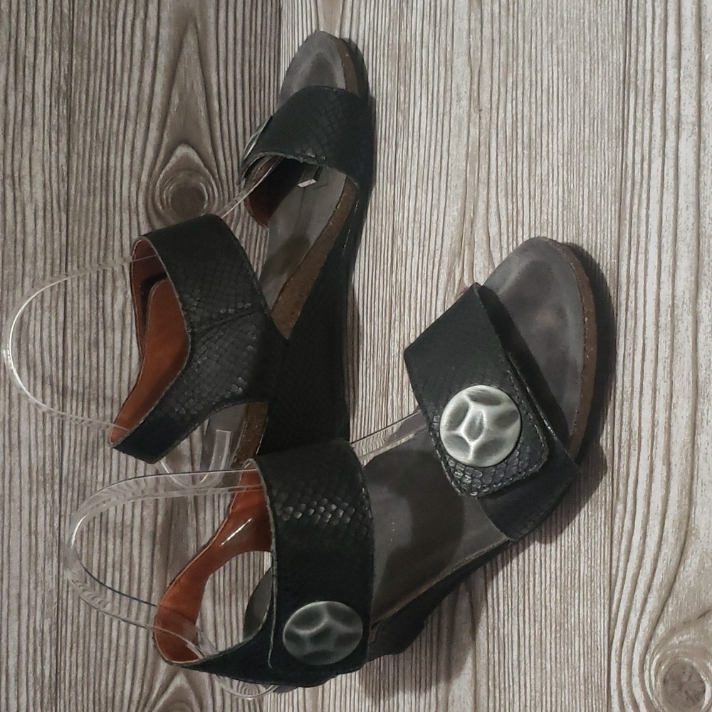 Taos Footwear Black Wedges